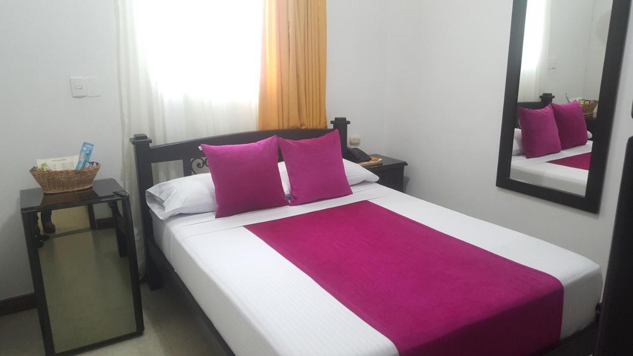 Hotel Colonial Pereira Esterno foto